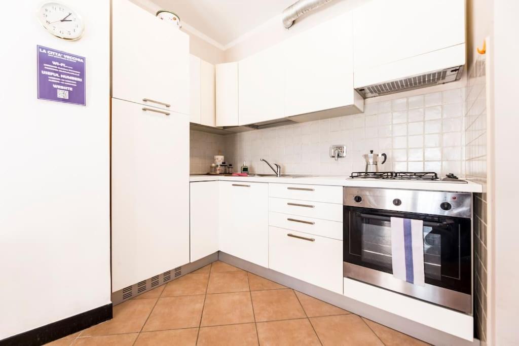 Prione'S Apartment Cenova Dış mekan fotoğraf